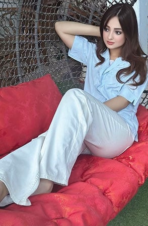 1272066_5541368_side1_magazine Mahnoor Malik Biography Age Dramas and Exclusive Excited News